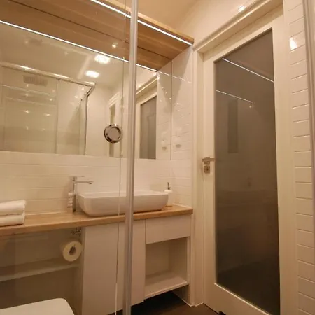 Apartment Tla *